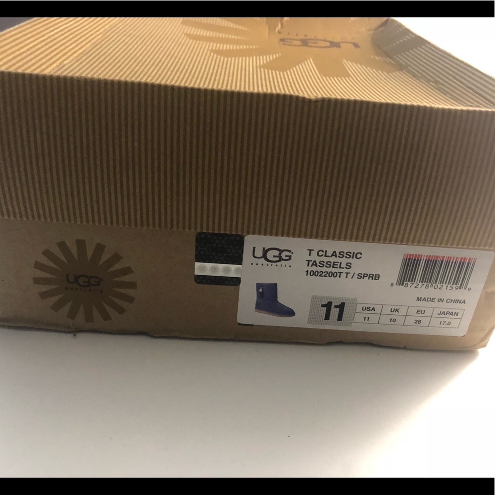 Kid UGG size 11